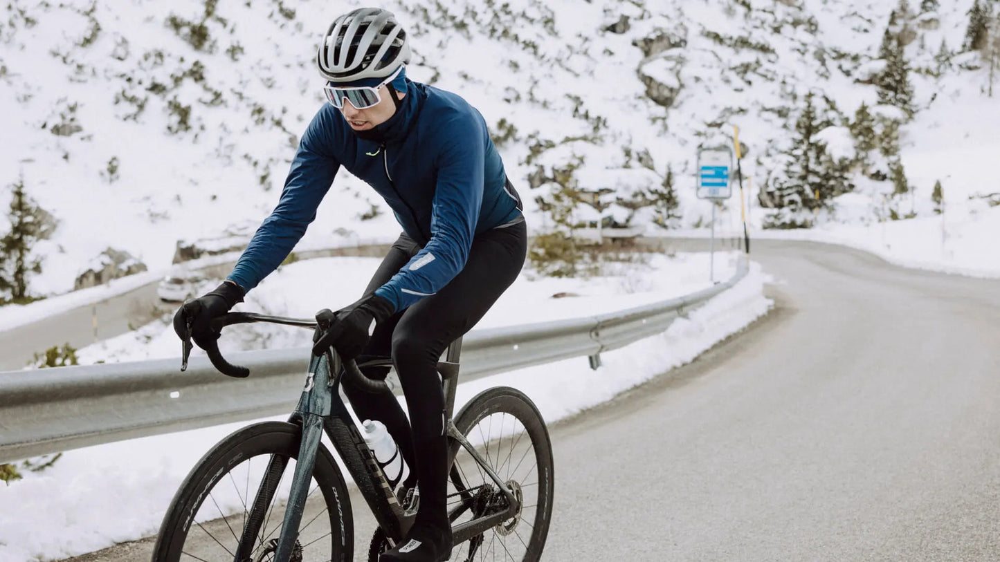 q36.5-men-winter-bib-tights-snow[1]