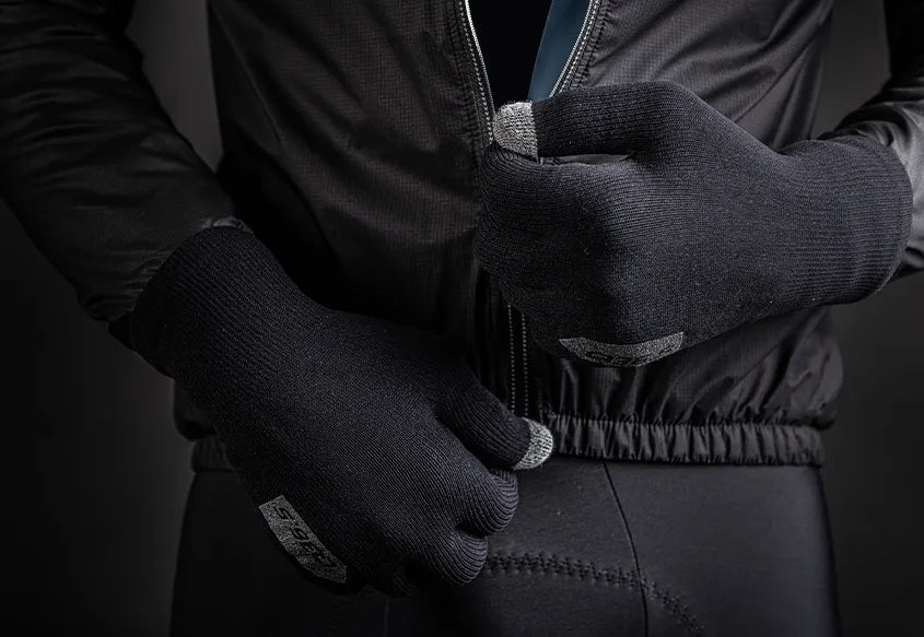 amphib-rain-cycling-gloves-4000X-highlight-1