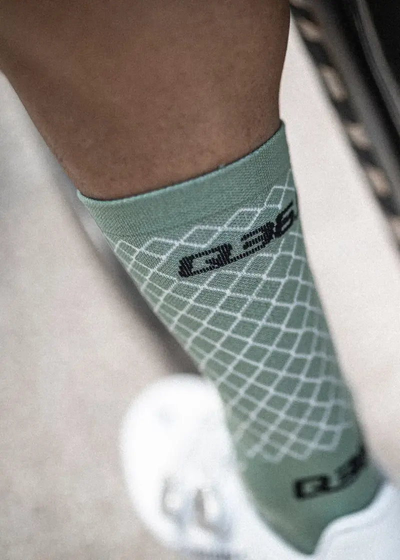 Mens-cycling-leggera-socks-sage-2066-action[1]